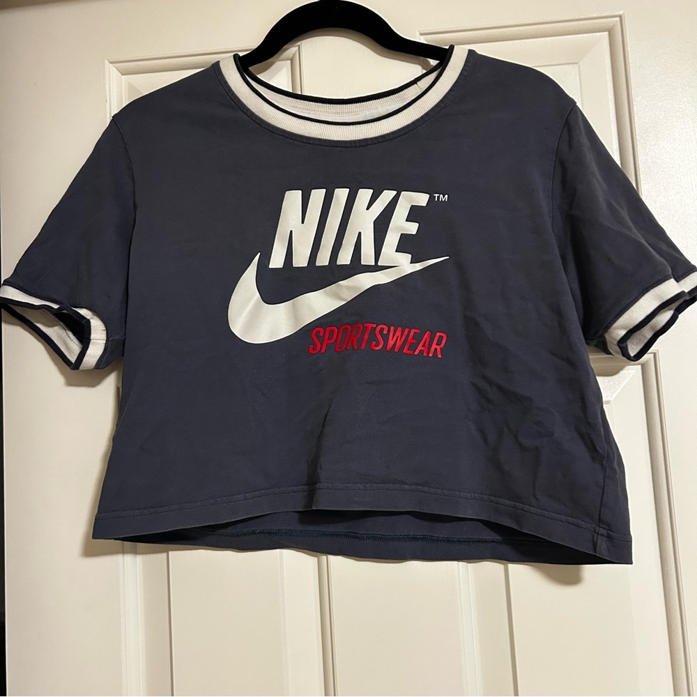 Nike Vintage Style Cropped Tee